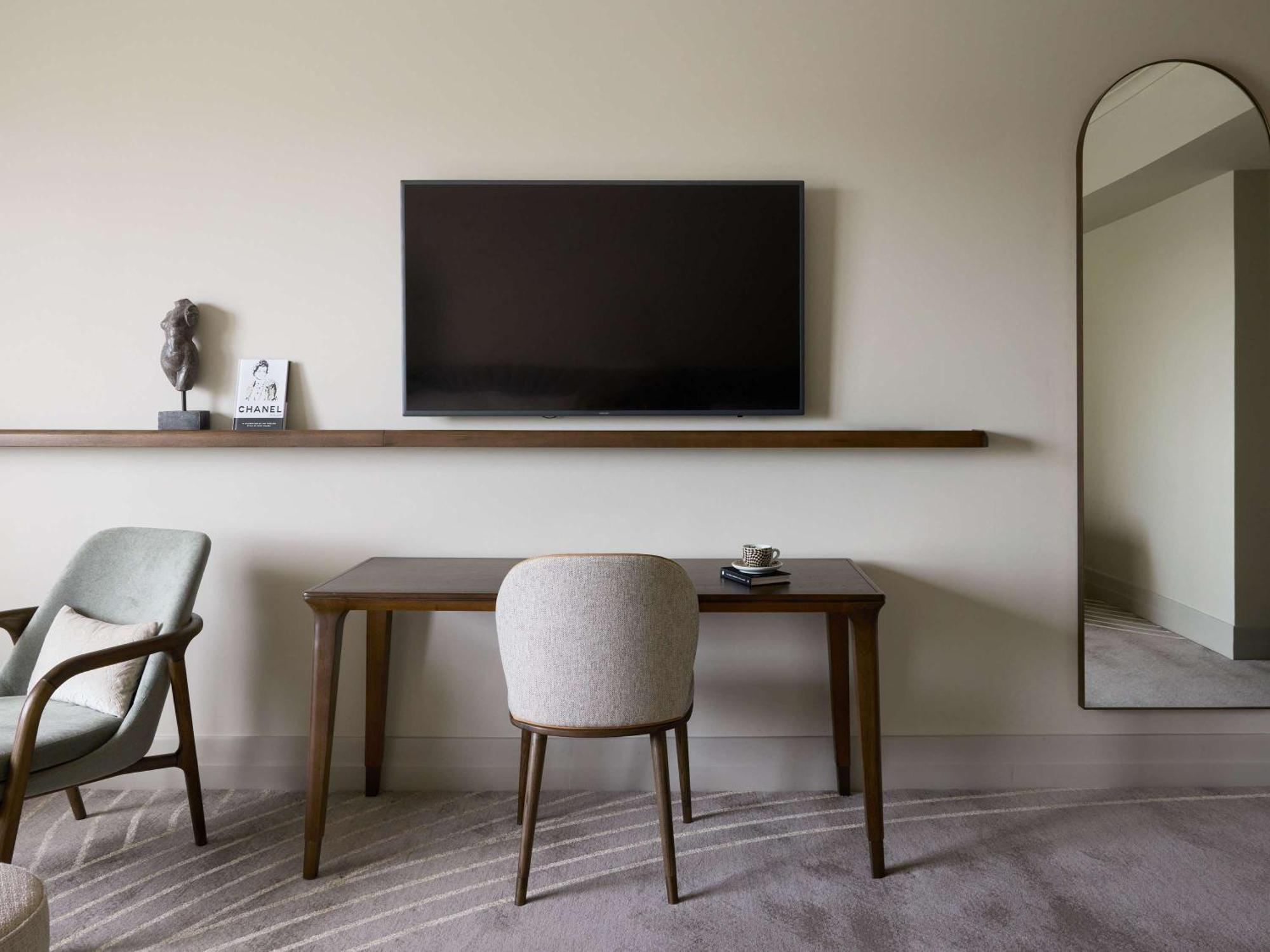The Playford Adelaide - Mgallery Eksteriør bilde A television mounted on a wall