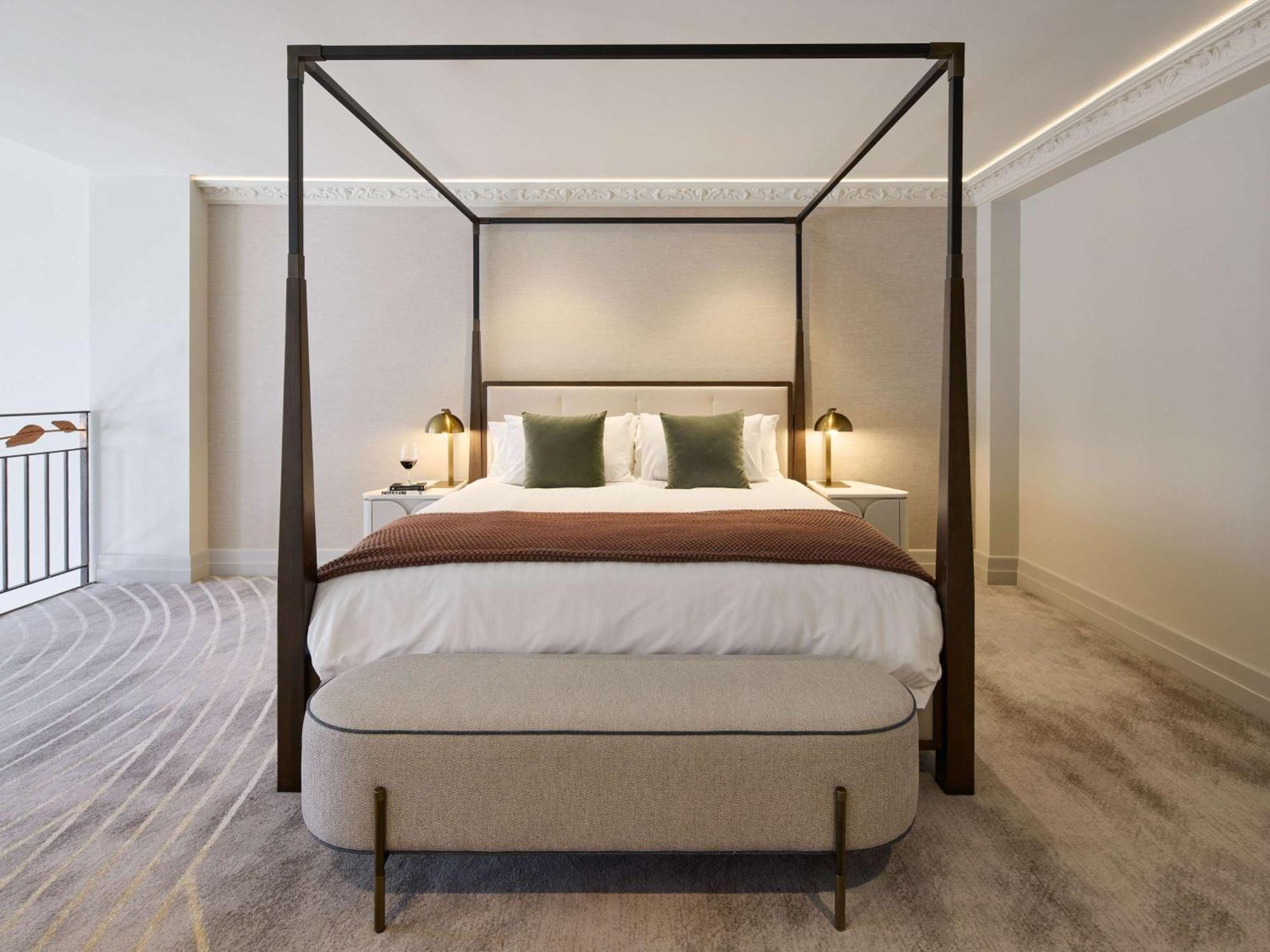 The Playford Adelaide - Mgallery Eksteriør bilde A four-poster bed